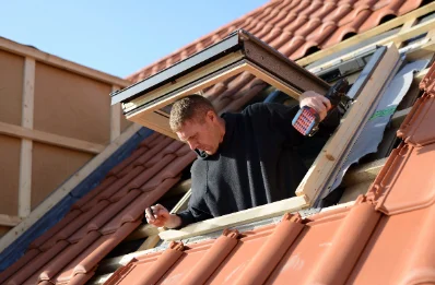 Pose de fenêtres de toit Velux à Lussagnet